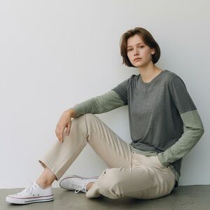 Issac Mizrahi LIVE! layered long sleeve. Green round neck, casual, size S